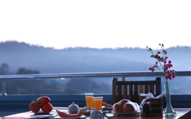 Pine Breeze Hotel