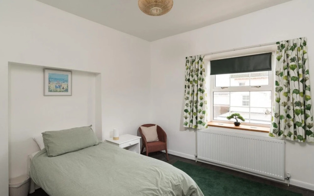Beautiful 4BD Family Home Weston-super-mare