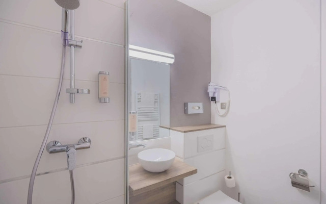 Quality Hotel Le Circuit - Le Mans