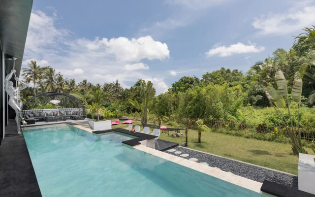 Zebra Villa by Nagisa Bali