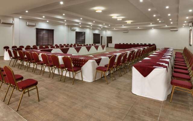 Hawthorn Suites By Wyndham Abuja