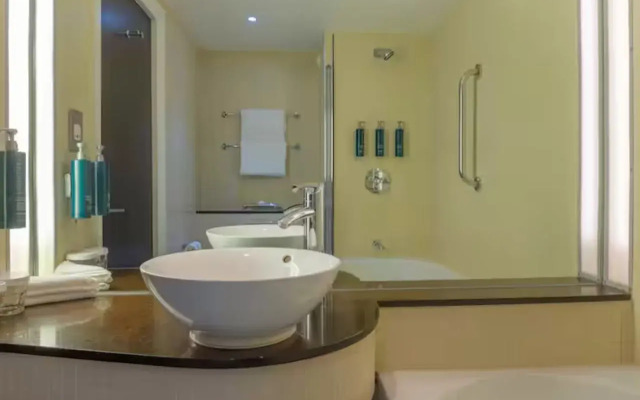 DoubleTree by Hilton London Heathrow Airport