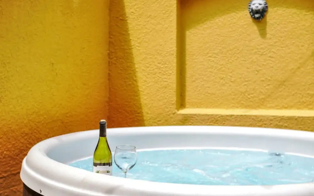 Family Oasis, Cozy Retreat With Bunk Room