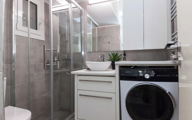Charming 1 Bd Apt near ASOE in Athens