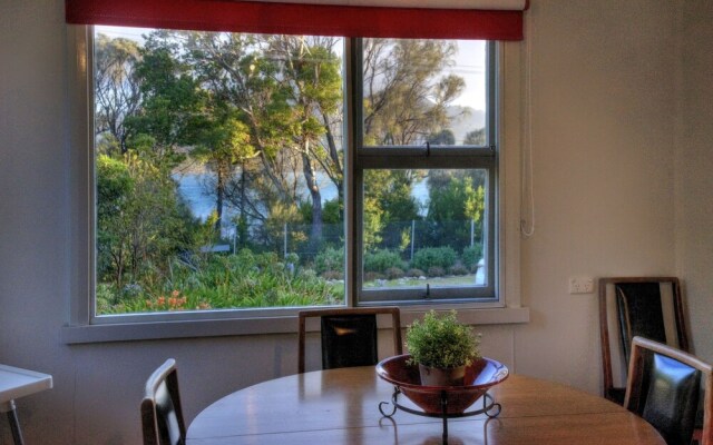 Cove Beach Apartment