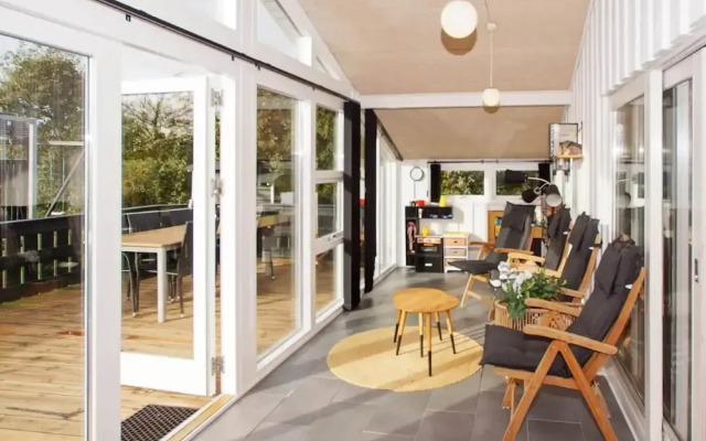 Enticing Holiday Home in Hemmet near Sea