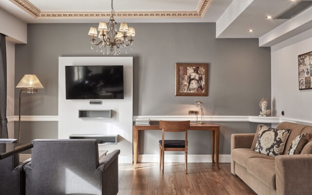 AVA Hotel & Suites