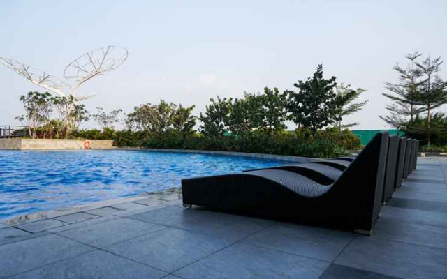 Pool View Studio at West Vista Apartment By Travelio
