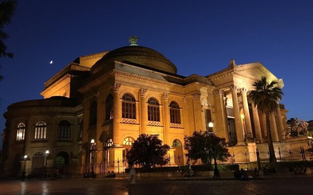 Teatro Massimo Apartments