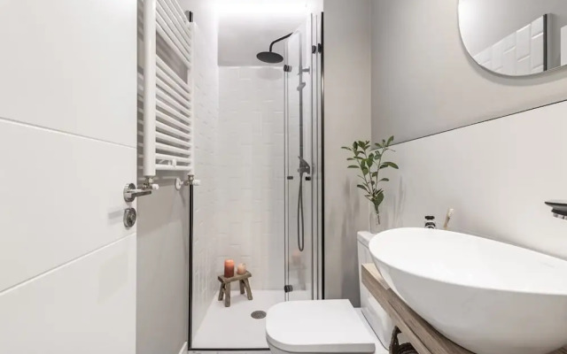 Eriste - 2 Bedrooms in Malasa a