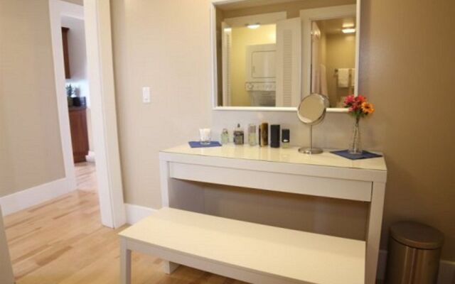 Hollywood Vacation Apartments by Stay City Rentals