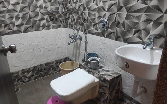 Hotel Deepak Executive, Ganpatipule