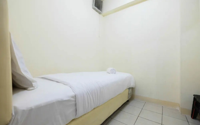 Simple 2BR Green Pramuka Apartment