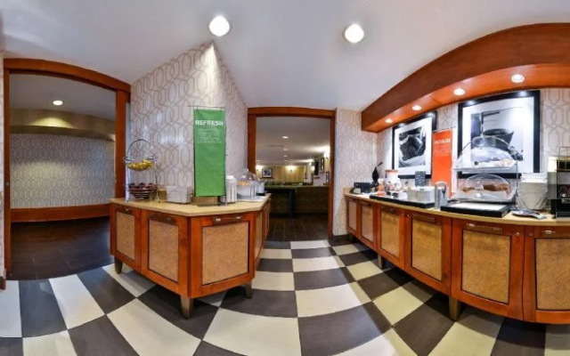 Hampton Inn & Suites By Hilton Calgary- University Northwest