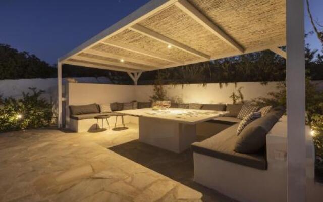 Villa Alkyoni · Beautiful 8-Person Family Villa with Great Views