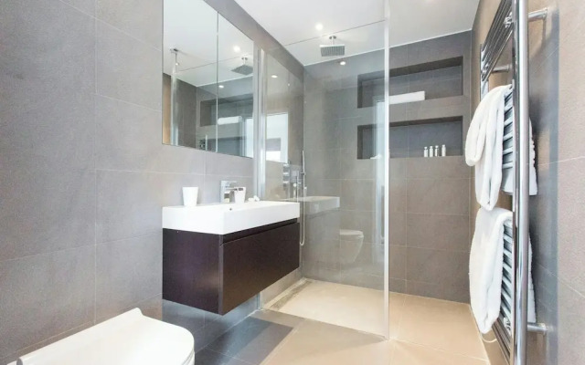 Cromwell Road II by Onefinestay