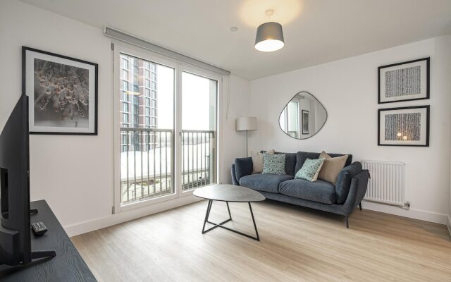 Spacious Central Apartment