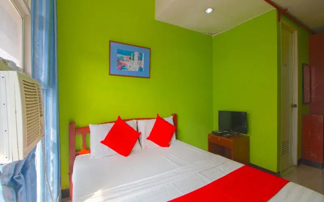 OYO 677 Roseate Pensione (Vaccinated Staff)