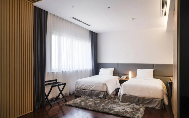 Charm Suite Saigon Hotel