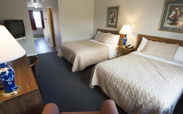 Howard Johnson Bluenose Inn & Suites