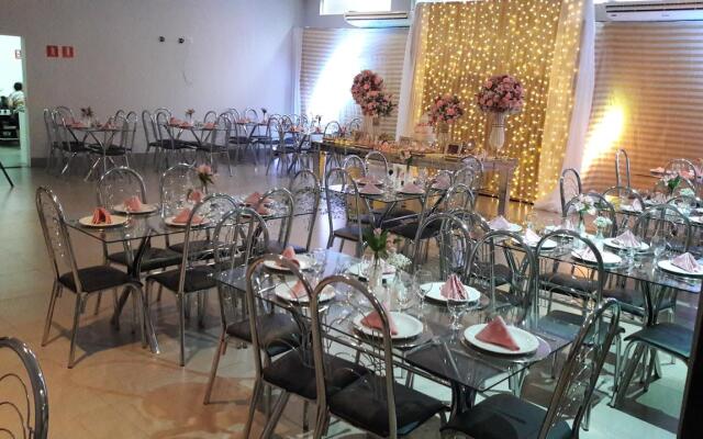 Emmis Park Hotel