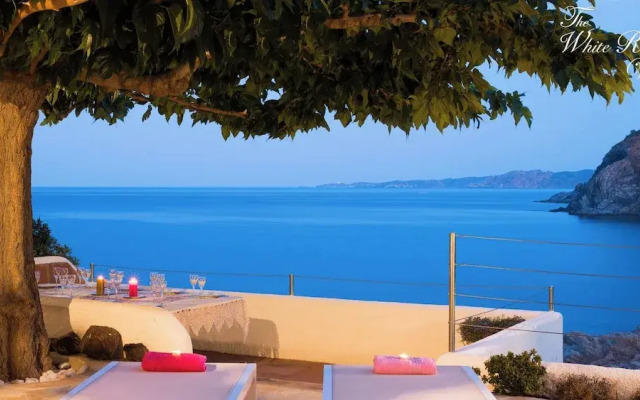 White Rock Villa With Breathtaking Views and Pool