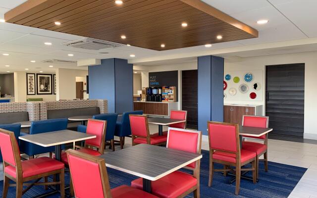 Holiday Inn Express Allentown North by IHG