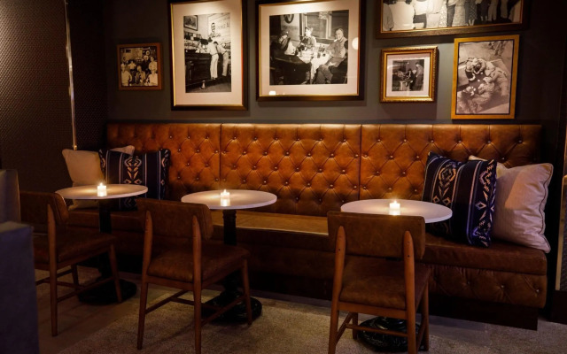 The Barfield, Autograph Collection