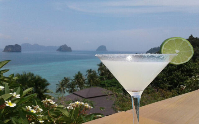 Koh Ngai Cliff Beach Resort