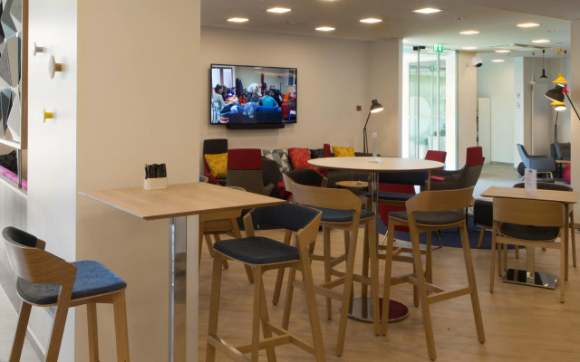 Holiday Inn Express Geneva Airport by IHG