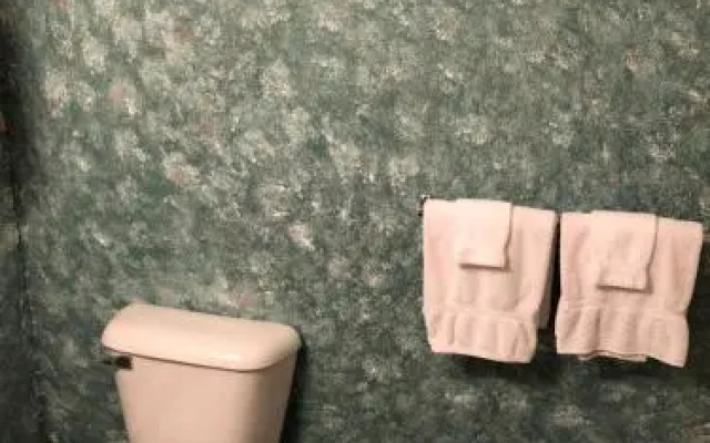 Grady'S West Shore Motel