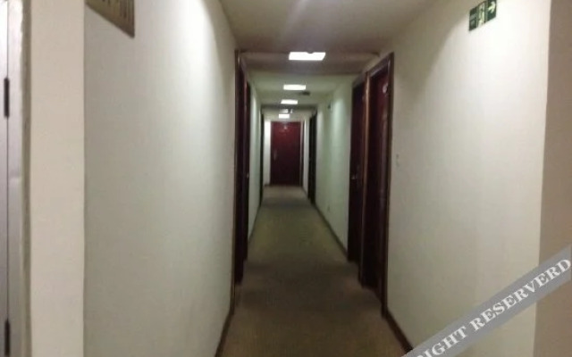 Sunday Hotel (Guilin Railway Station)