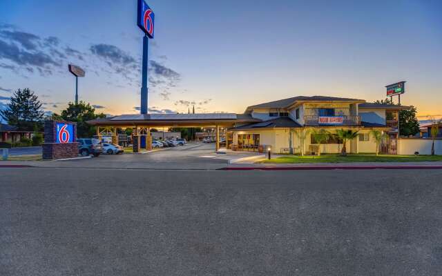 Motel 6 Anderson, CA - Redding Airport