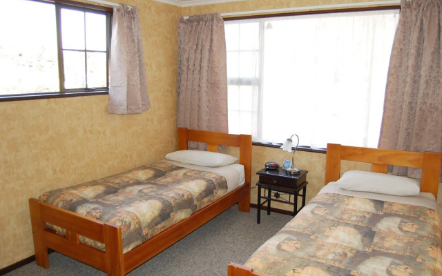 Queenstown Holiday Park & Motels Creeksyde