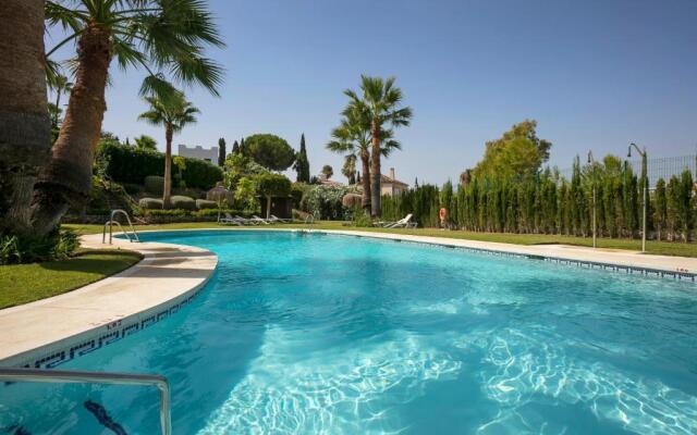 Duplex Apt with Rooftop Terrace Aloha Royal RDR230