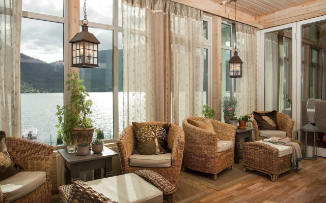 Hofslund Fjord Hotel