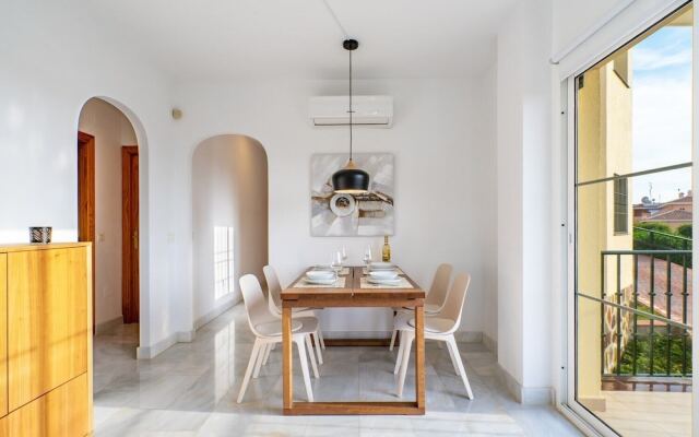 Bright Apartment With Sea View And Terrace Ref 53