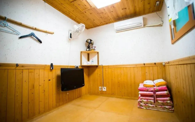 Janedang Hanok Guest House