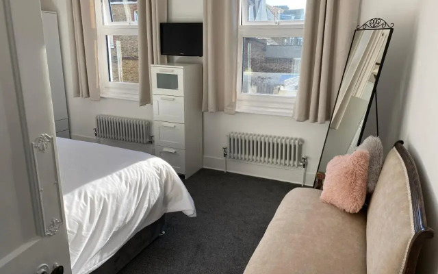 Cosy 2 Bedroom House