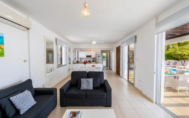 Protaras Sapphire Seaside Villa