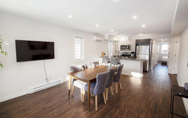 Cheerful 4 Bedrooms Duplex Unit Great Location