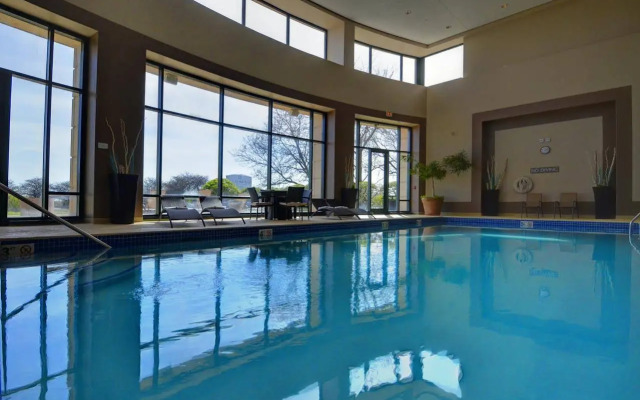 Renaissance Chicago Glenview Suites Hotel