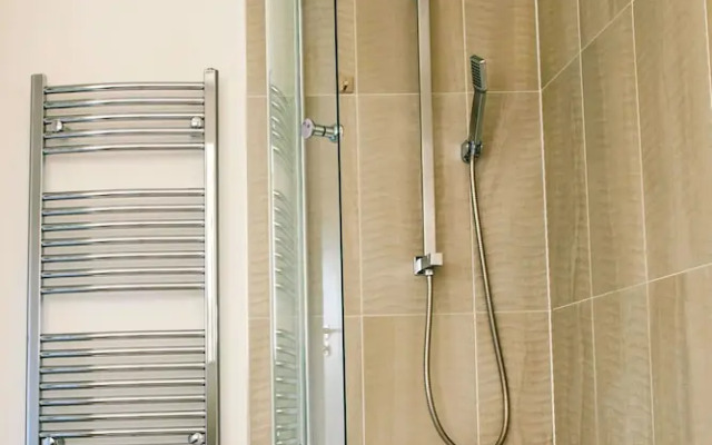 Spacious 3 Bedroom Apartment in South Kensington near Museums