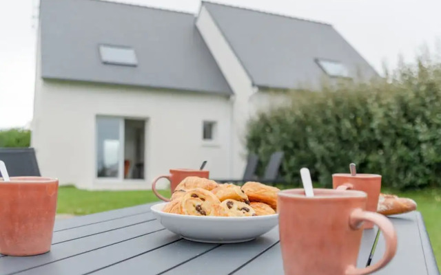 Charming House 300m From the sea