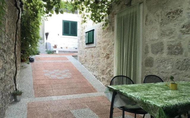 Brane - Economy Apartments - A1