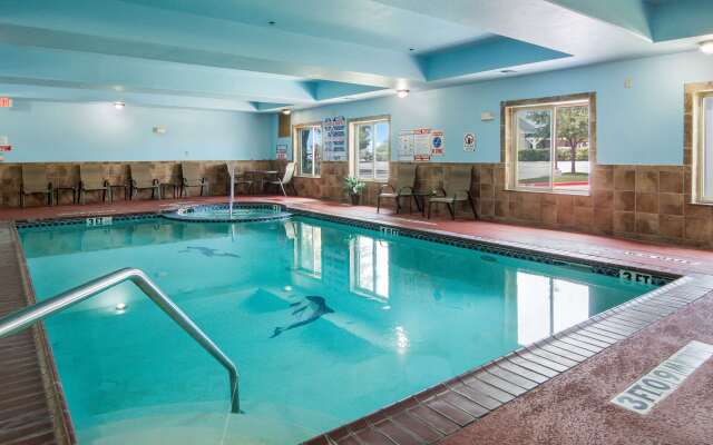 Clarion Inn & Suites Weatherford South