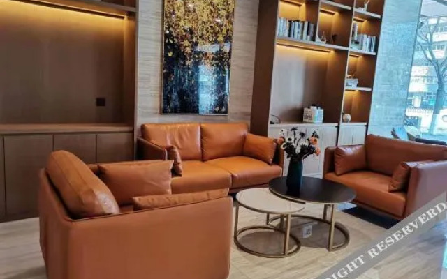Starway Hotel (Baoding Wanbo Square)
