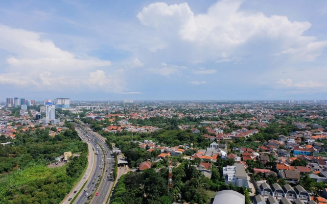 Luxurious 2Br Apartment At Lexington Residence