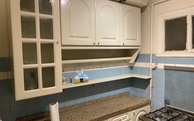 Charming 2-bedrooms Apartment With Side Nile View
