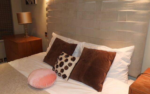 The Knightsbridge Park Tower Apt